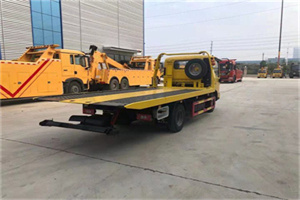 龙文非事故拖车