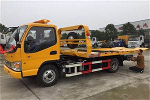 龙文哪里有拖车服务