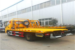 龙文附近拖车救援搭电